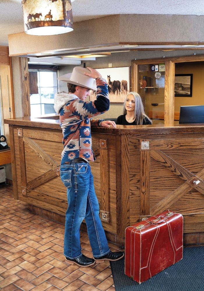 Dude Rancher Lodge 10/50