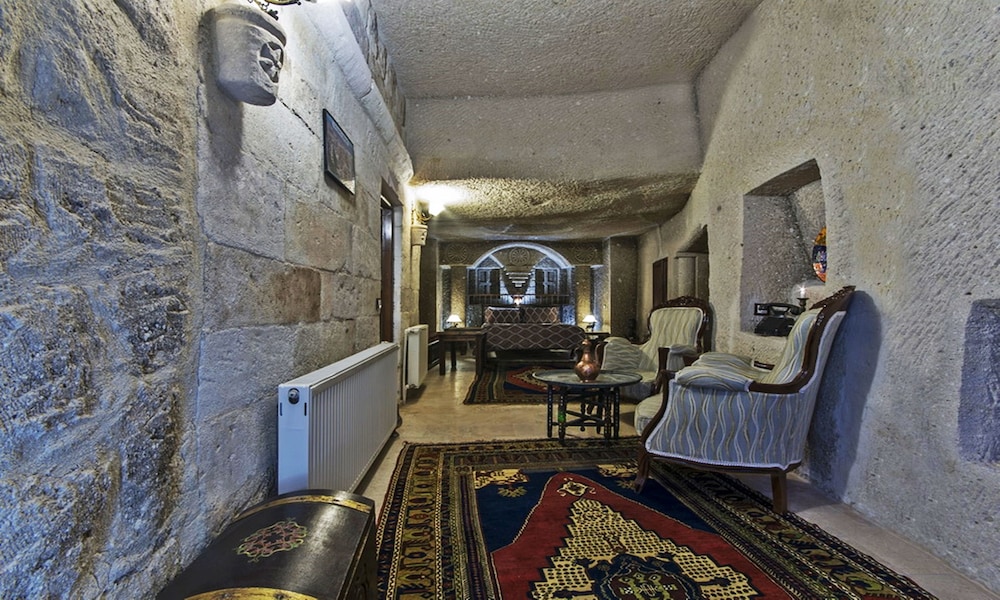 Antique Terrace Suites 29/50