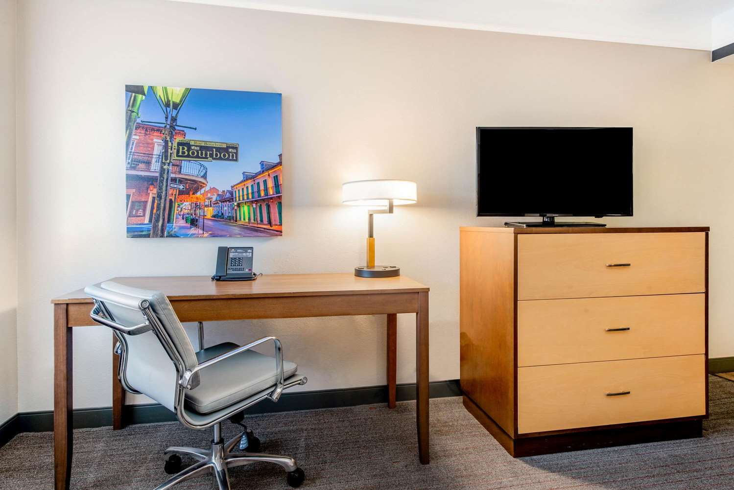 La Quinta Inn & Suites by Wyndham New Orleans Downtown 18/32