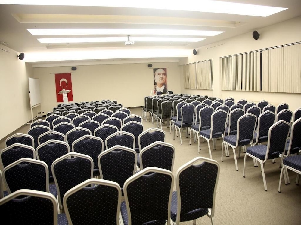 DEDEPARK HOTEL 43/50