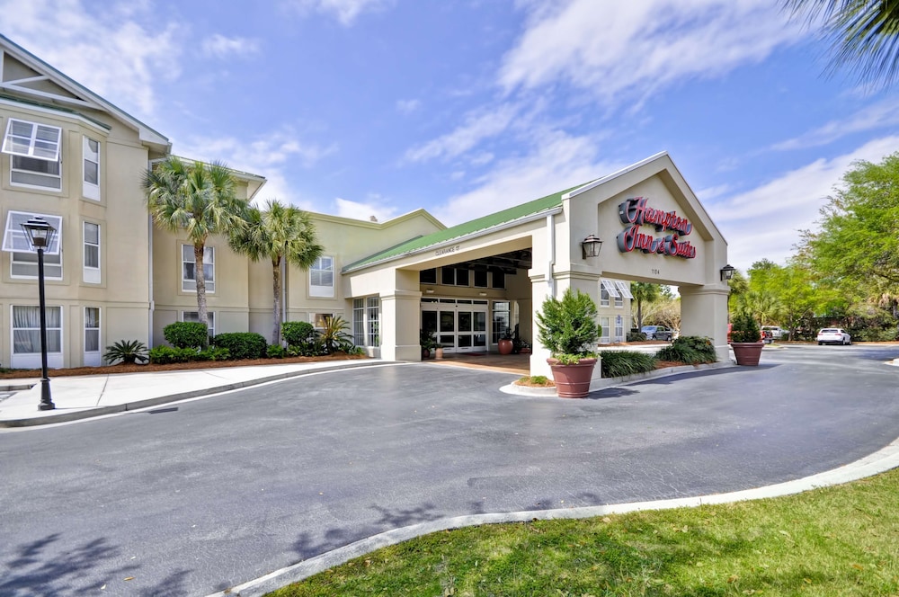 Hampton Inn Suites Charleston 3/48