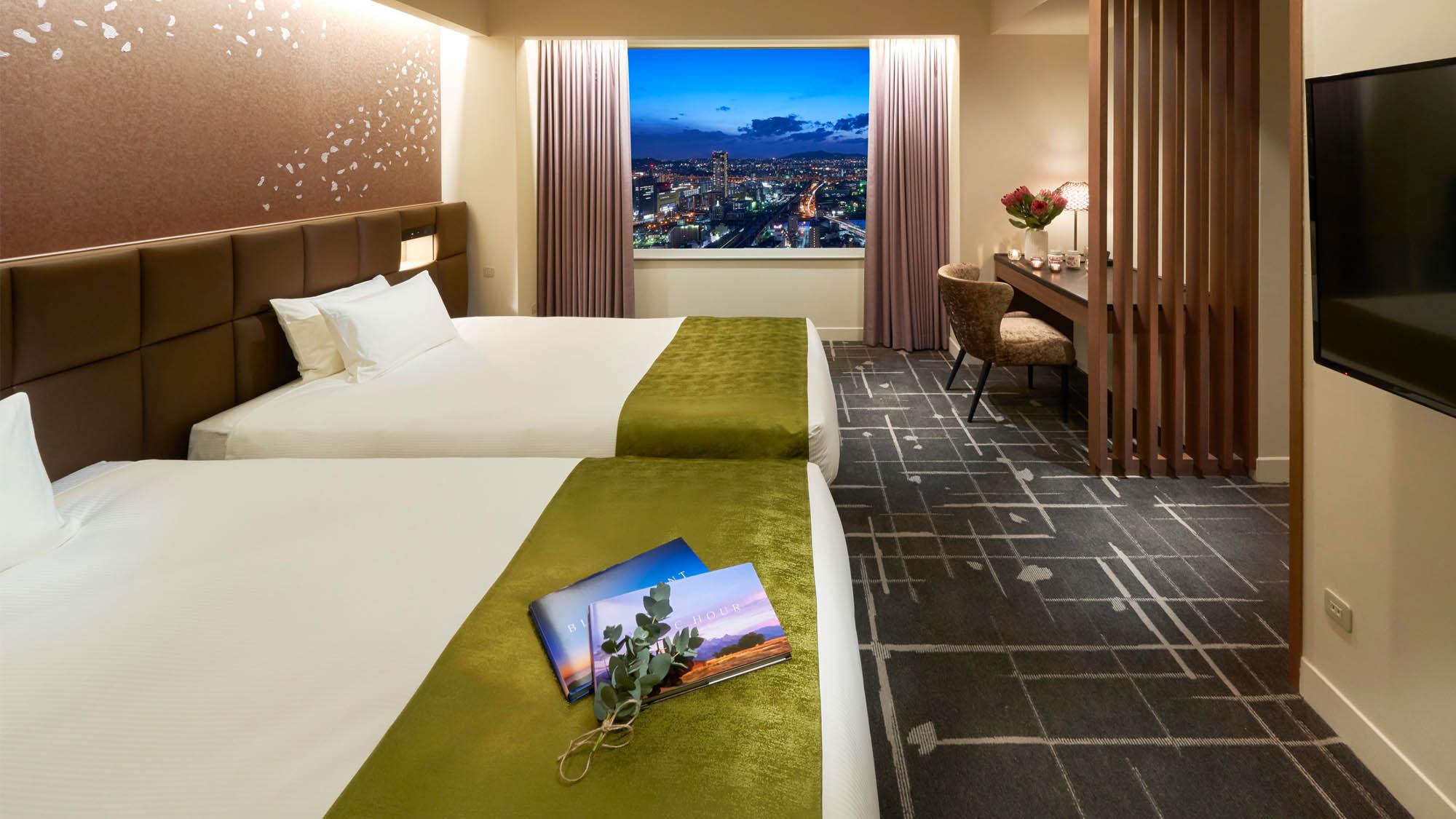 Suite, Night View