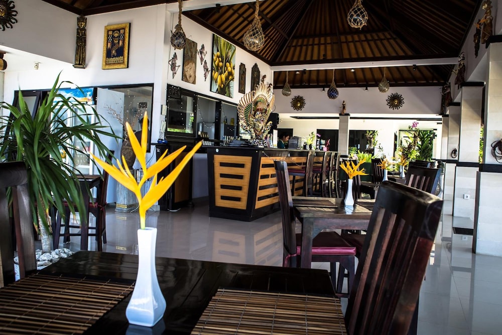 Kelapa Lovina Beach Villas 17/47