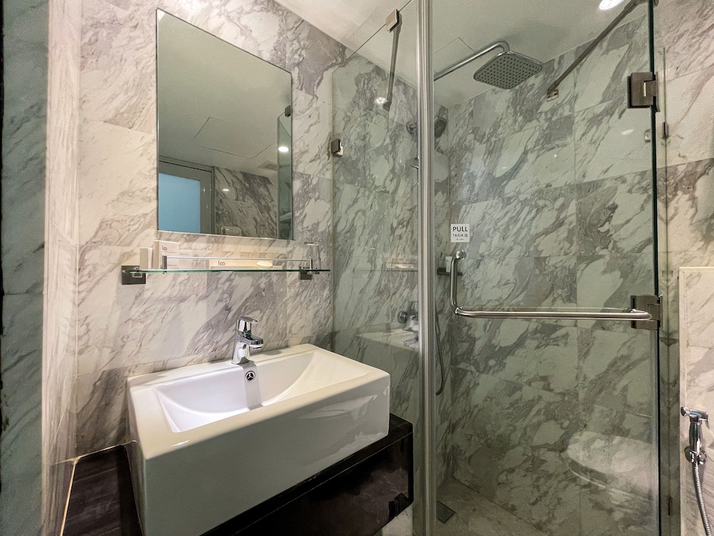 Inn B Park Hotel 49/50
