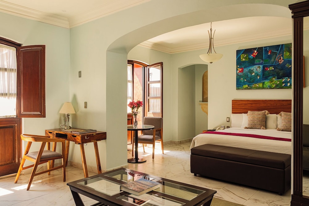 Hotel De La Parra 18/68
