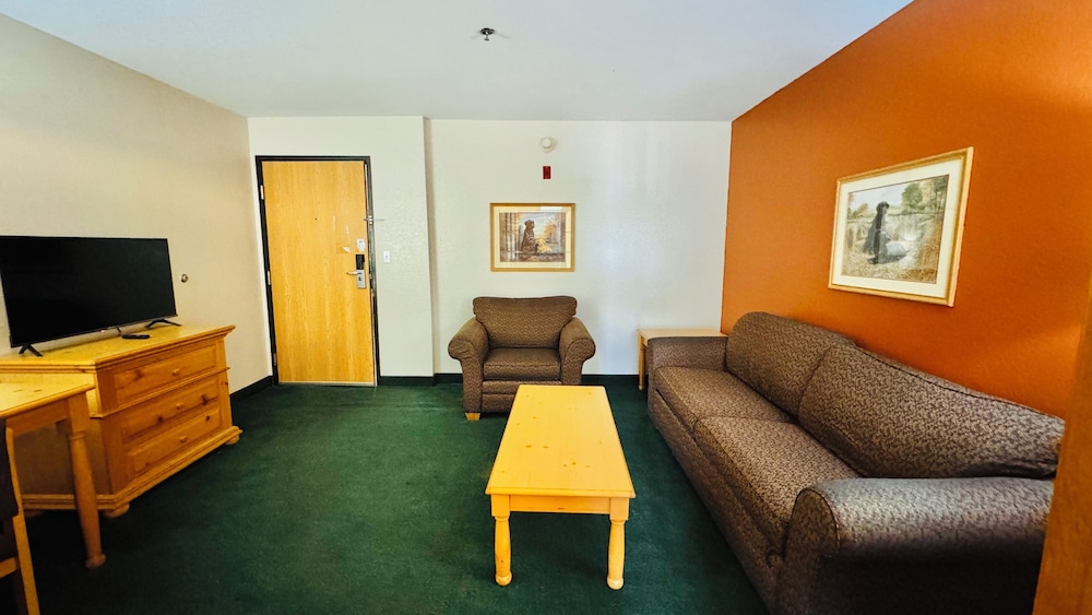 Regency Inn And Suites 32/51