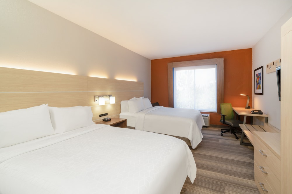 Holiday Inn Express Hotel And Suites Magee 14/49