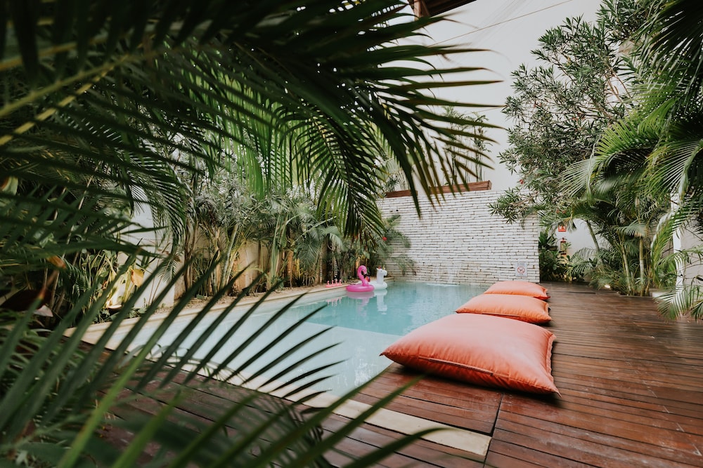 The Strabon Tulum 13/86
