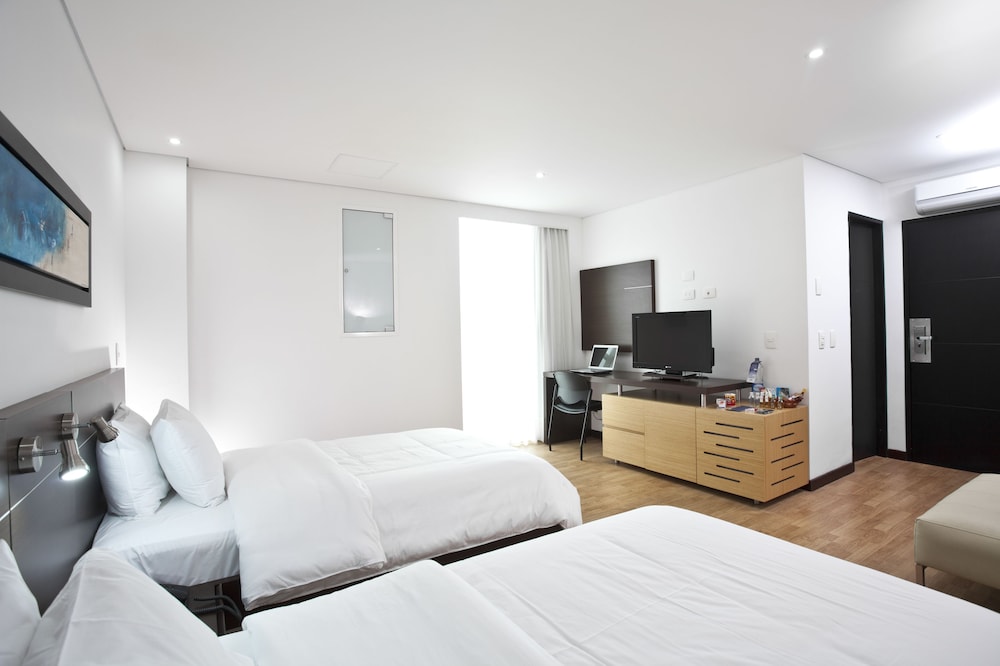 Hotel Sky Medellin 22/55