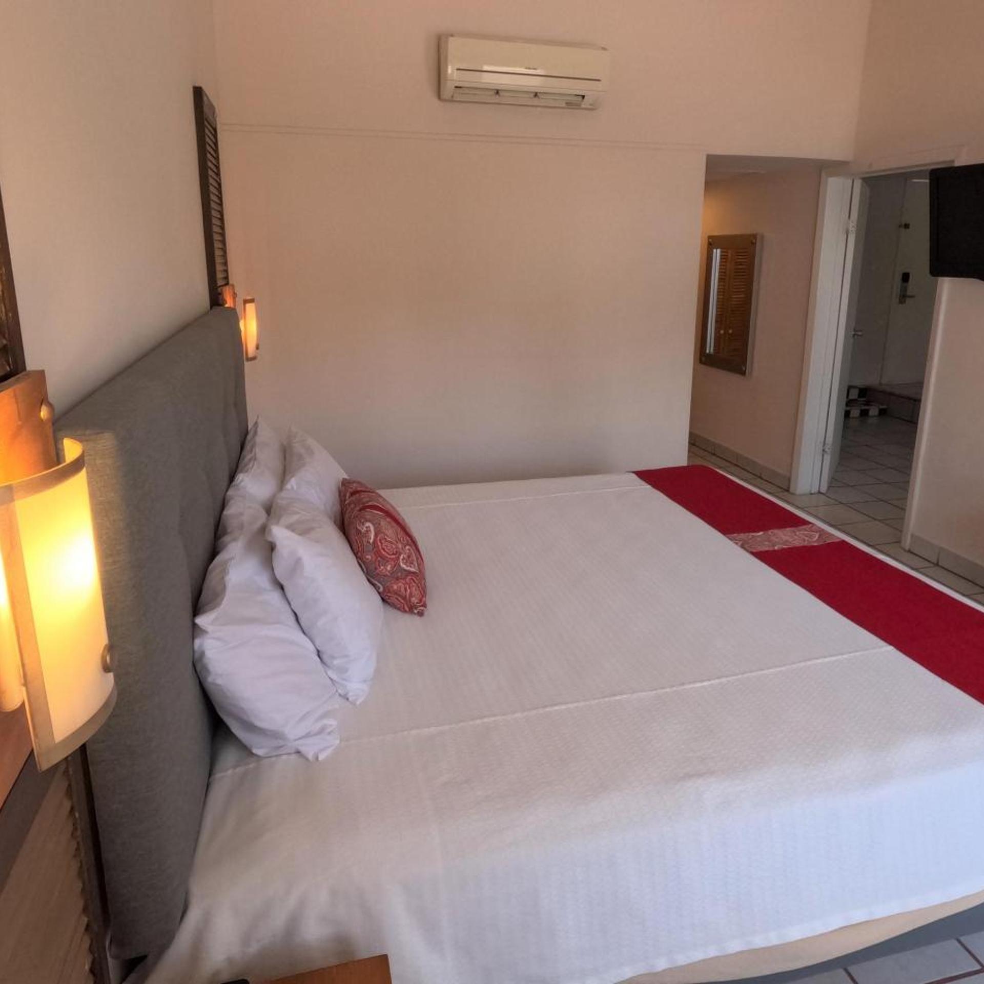 La Concha Beach Hotel & Club 13/50