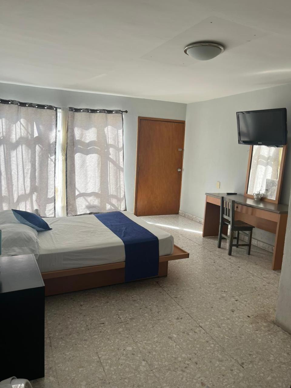 Hotel Queretaro 8/34
