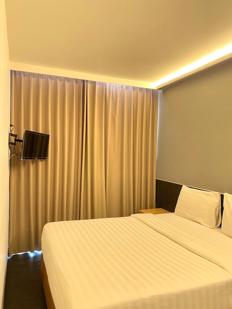 Hotel Pantes Simpang Lima Semarang 8/34