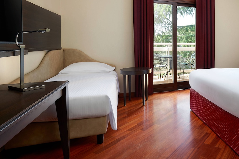 Courtyard By Marriott Rome Central Park 16/72