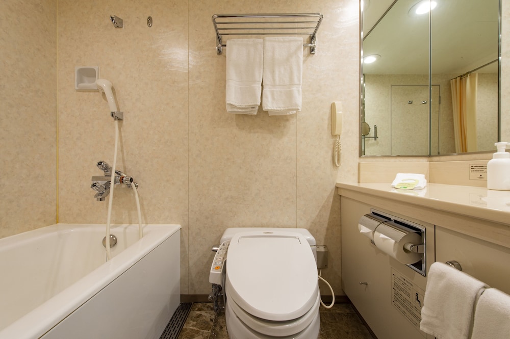 Premier, Triple, 3 Beds, Comfort Floor، Okura Act City Hotel Hamamatsu 2/2