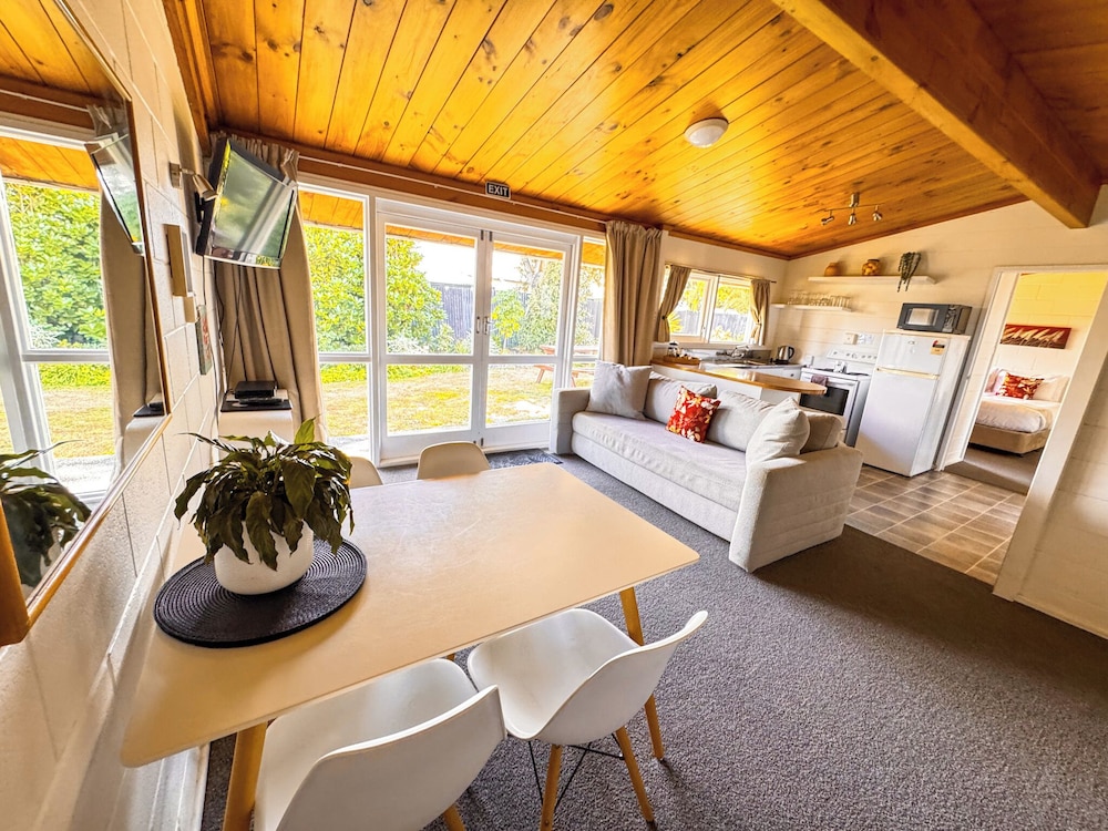 Waikanae Beach Motel 56/76