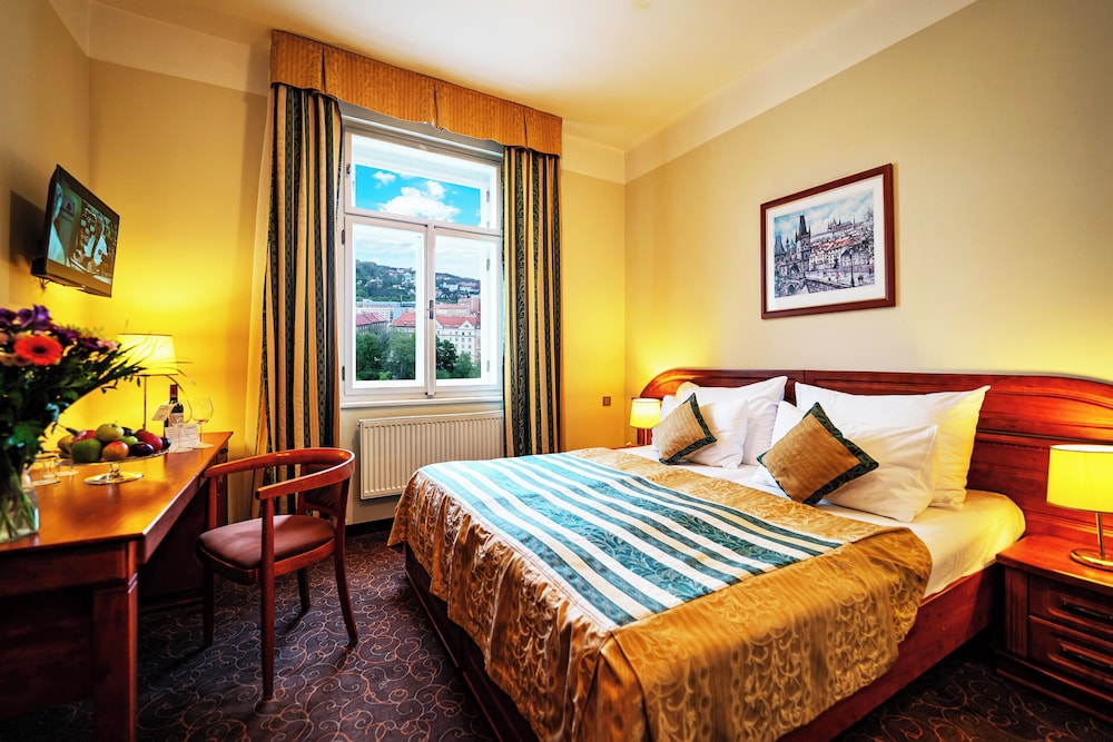 STANDARD, DOUBLE BED