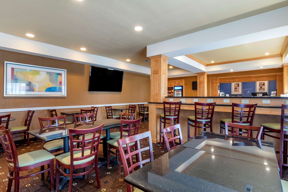 Best Western Plus Columbia Inn 42/53