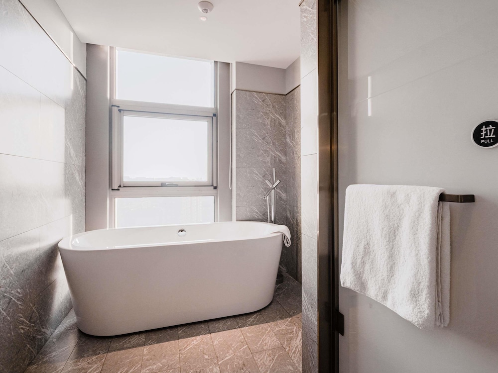 Mercure Hohhot Downtown 56/57
