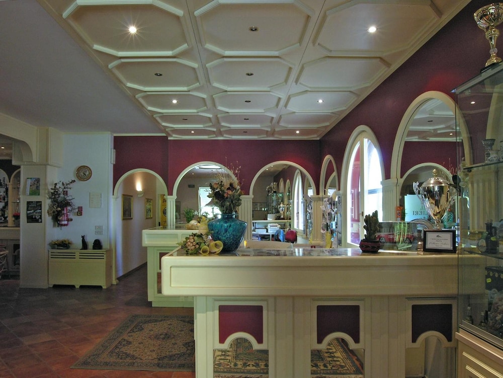 Hotel Cavalieri 8/50