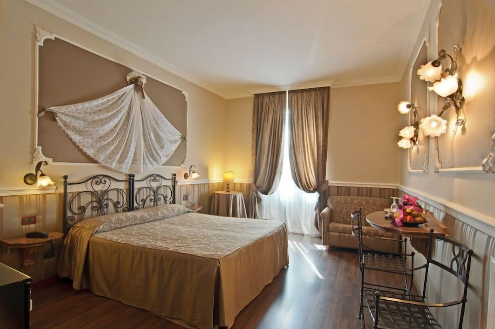 Residenza Antica Roma Hotel 6/25