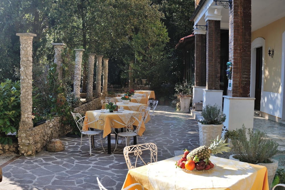 ALBERGO RISTORANTE FERRETTI 13/15