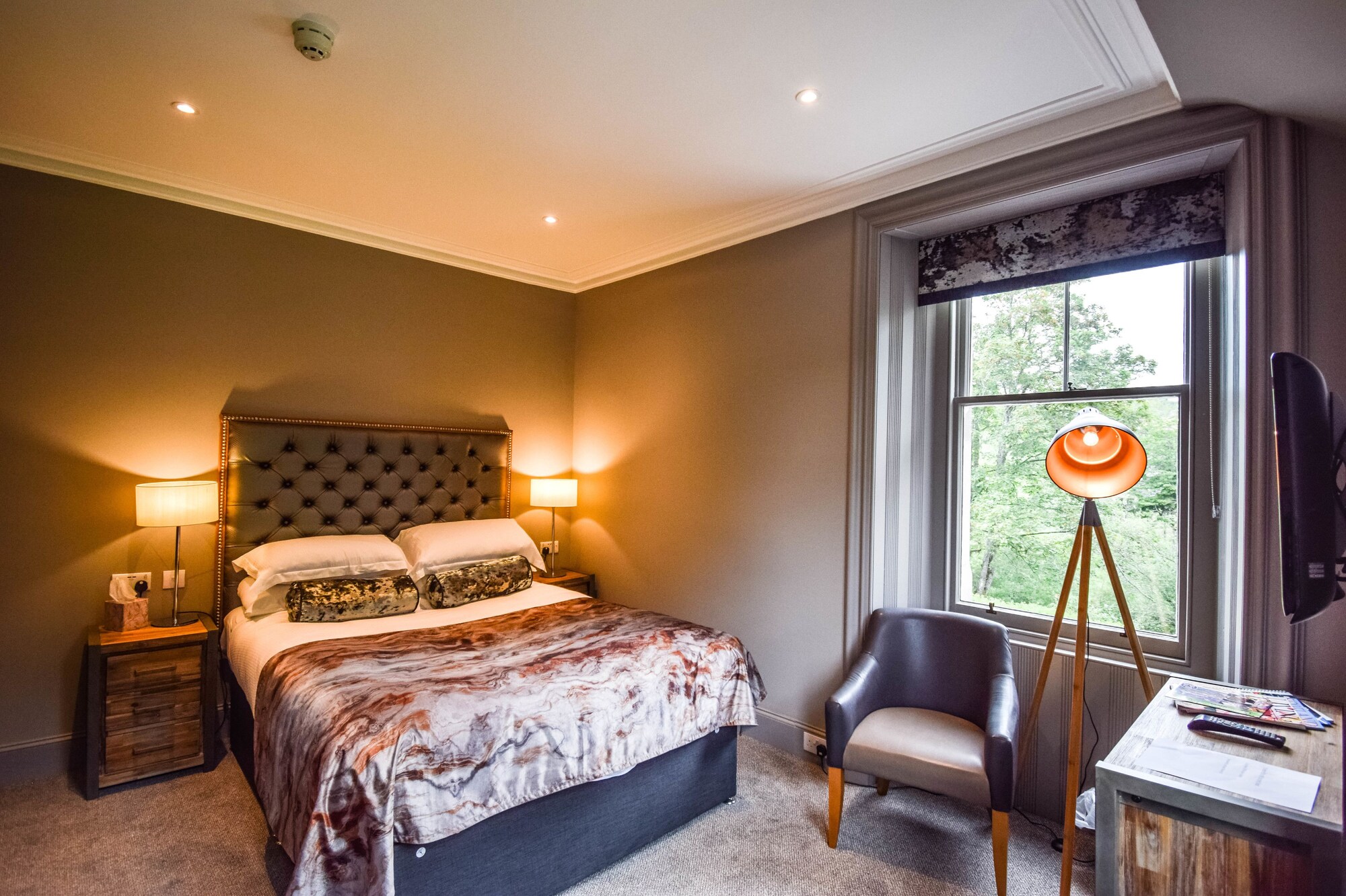 Victorian, Superior, Lodge, King Bed