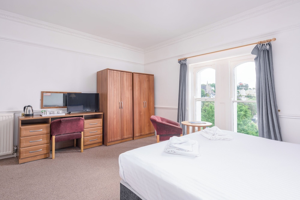 Abbey Lawn Hotel 26/64