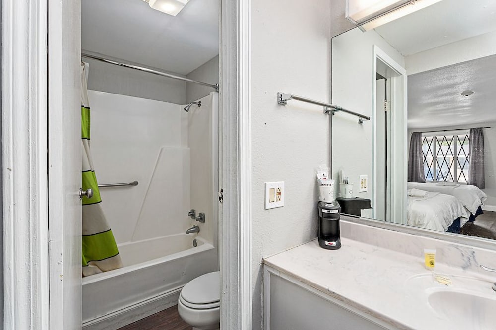 Knights Inn Brunswick 44/50