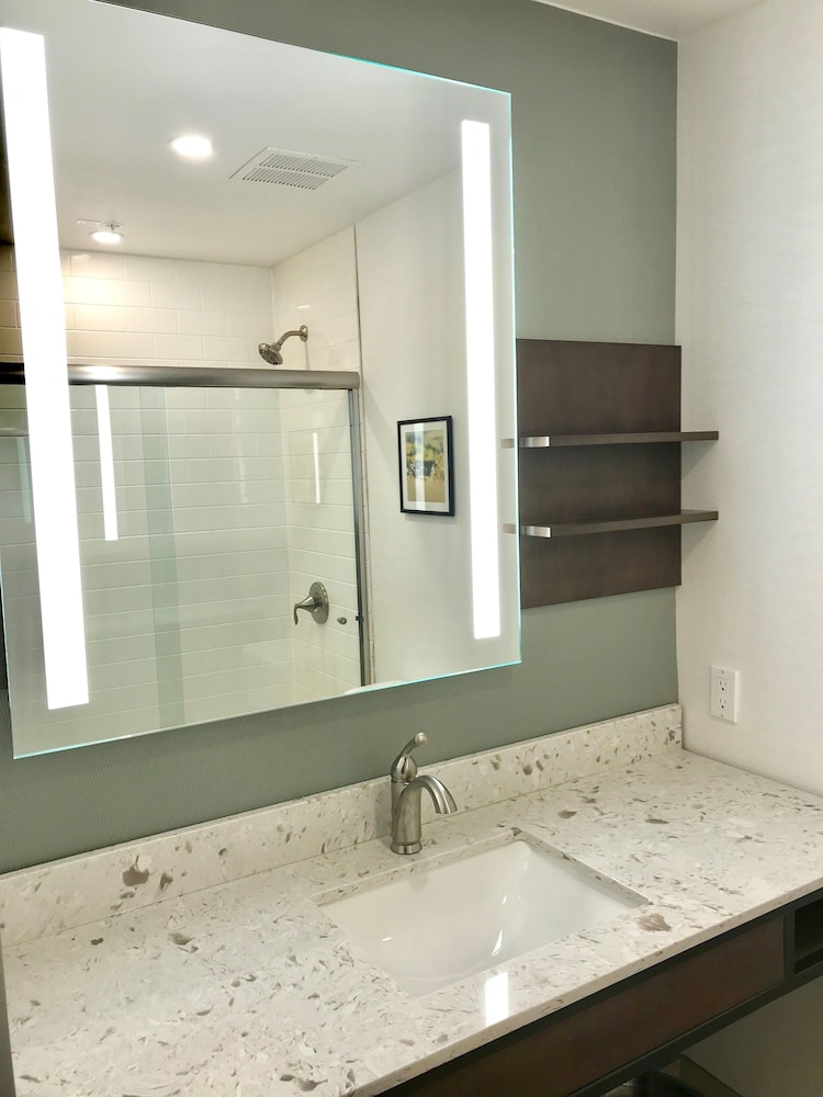 Hilton Garden Inn Davis Downtown 10/40