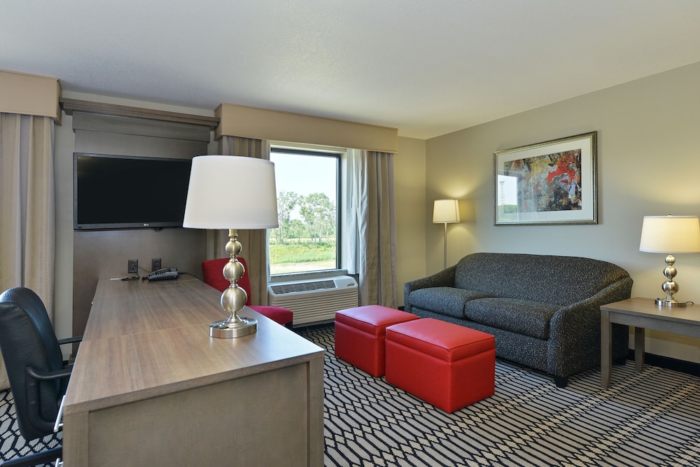 Hampton Inn Middletown OH 32/48