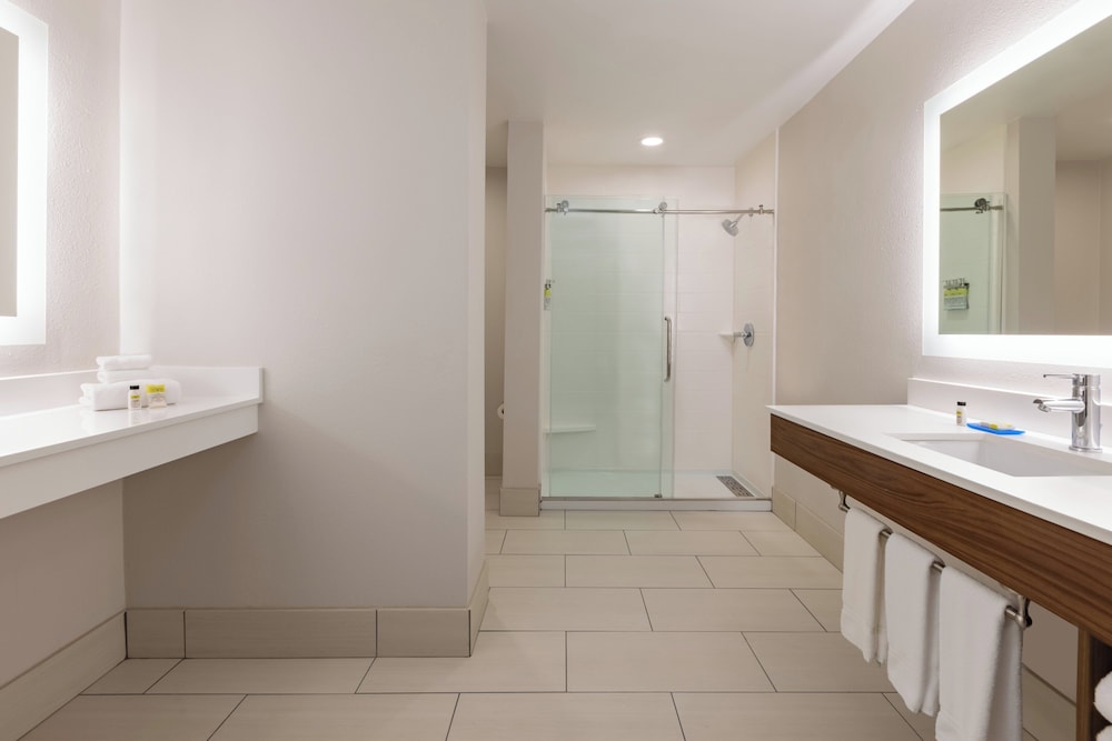Holiday Inn Express Hotel Suites Opelika Auburn 71/71