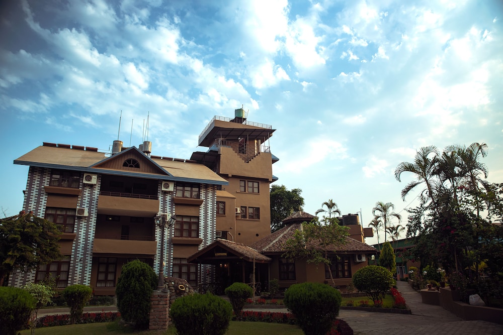 Safari Adventure Lodge 1/15