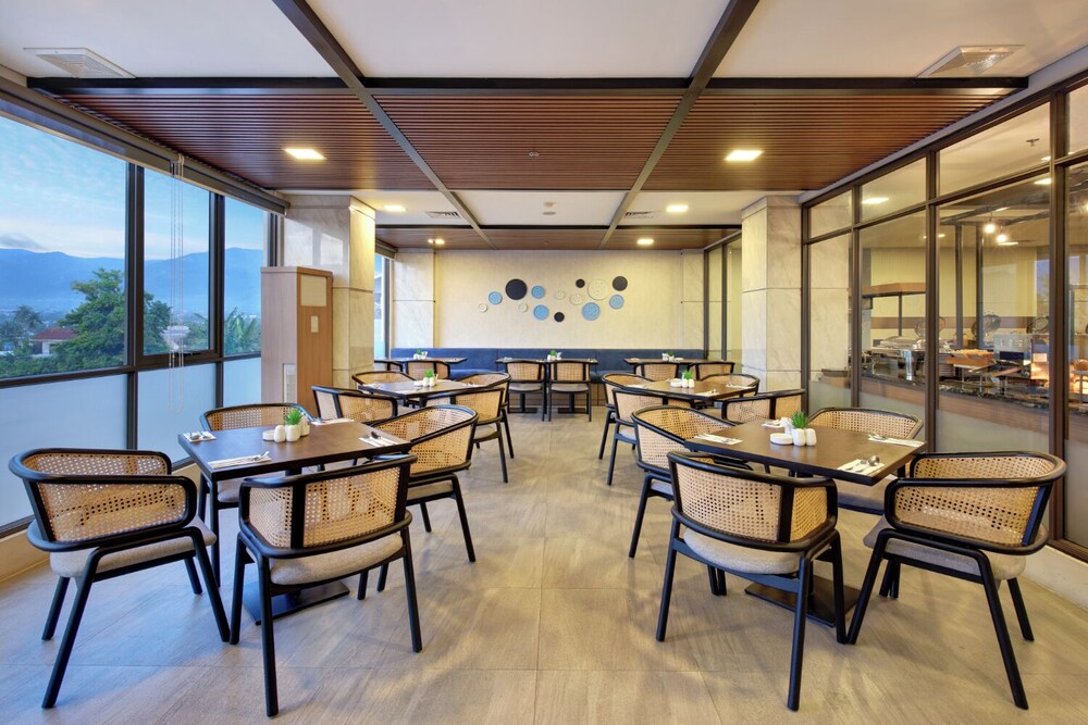 Aston Palu Hotel and Conference Center 44/47
