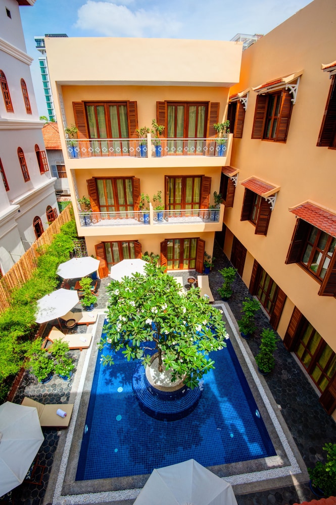 House Boutique Eco Hotel 67/69
