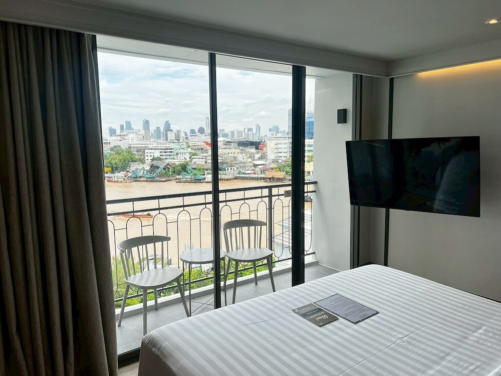 FAMILY, KING BED, RIVER VIEW