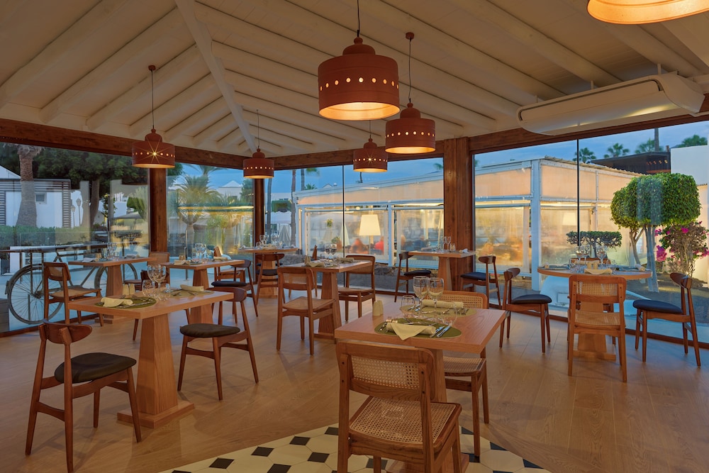 H10 White Suites - Adults Only 53/70