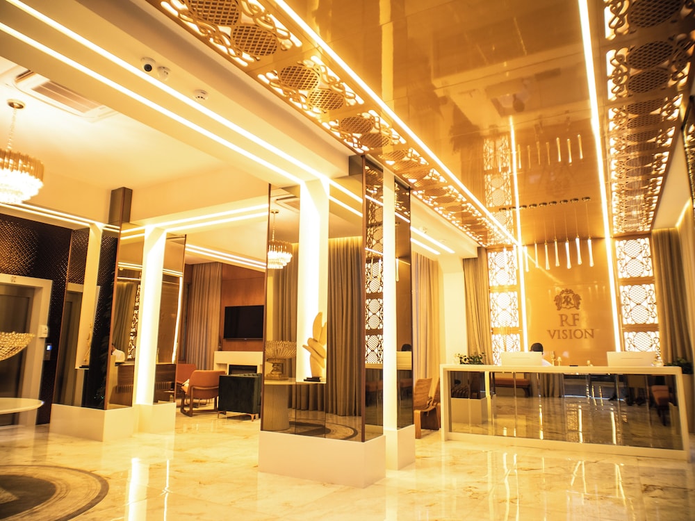 HOTEL RF VISION restaurante giratorio 27/50