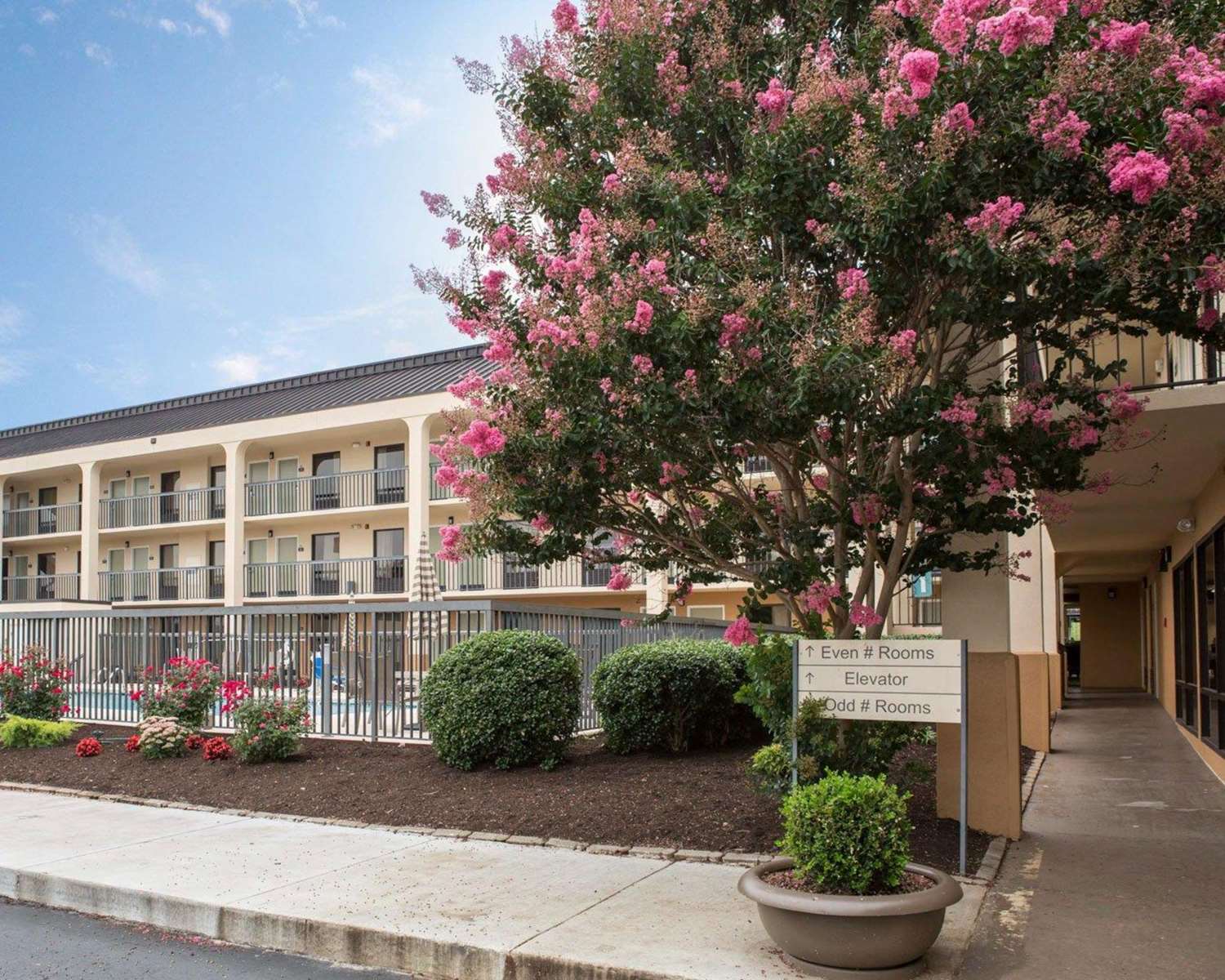 Quality Inn Merchants Drive photo5