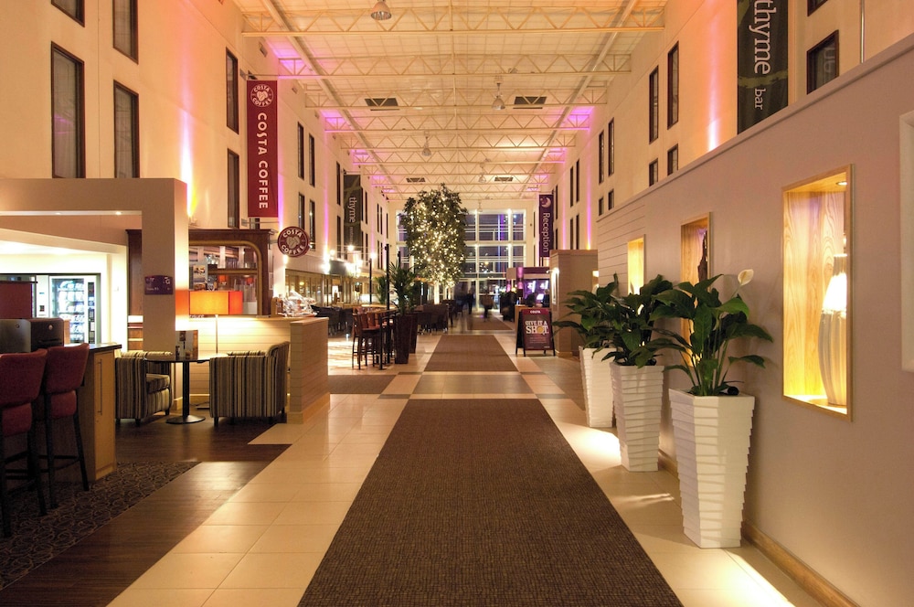 Premier Inn London Heathrow Airport T2 And T3 Bath Road 36/58