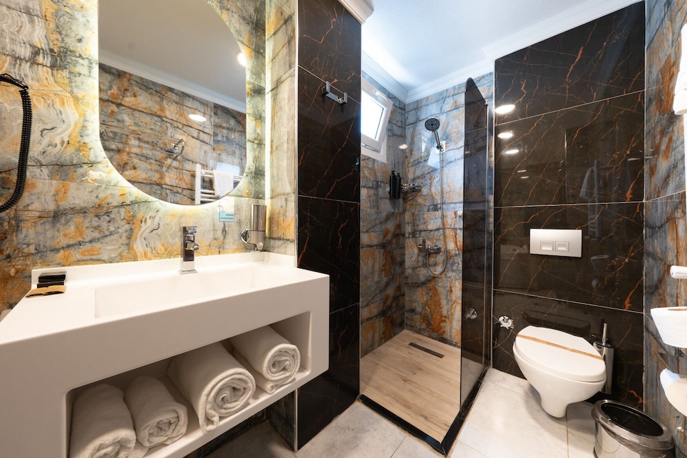 Eagle Palace Suites 47/50
