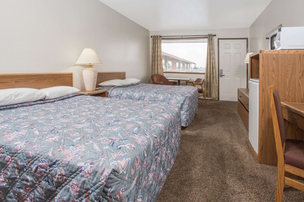 Knights Inn Boardman 13/29