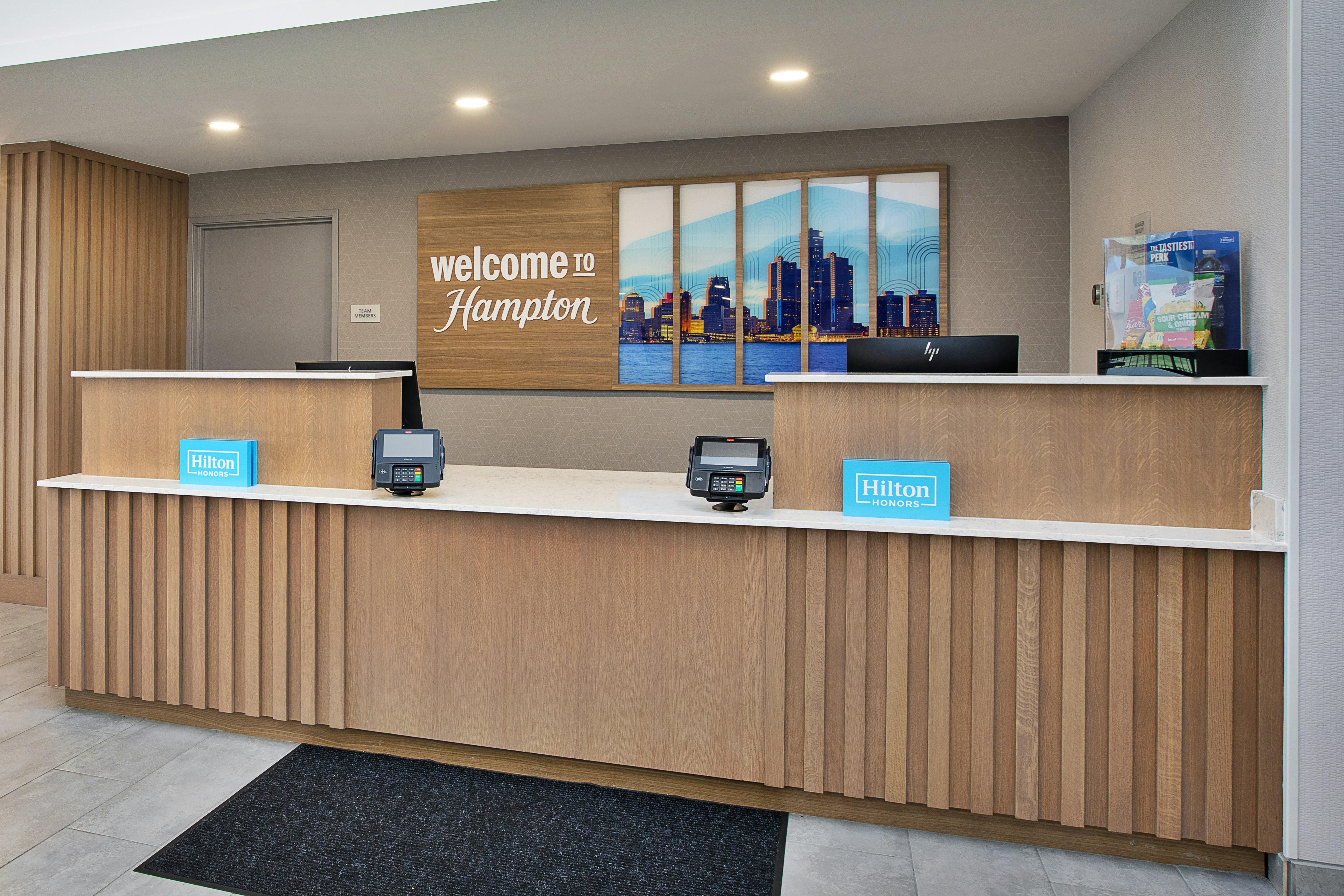 Lobby at Hampton Inn Hotel Detroit/Belleville-Airport Area, BELLEVILLE - MI