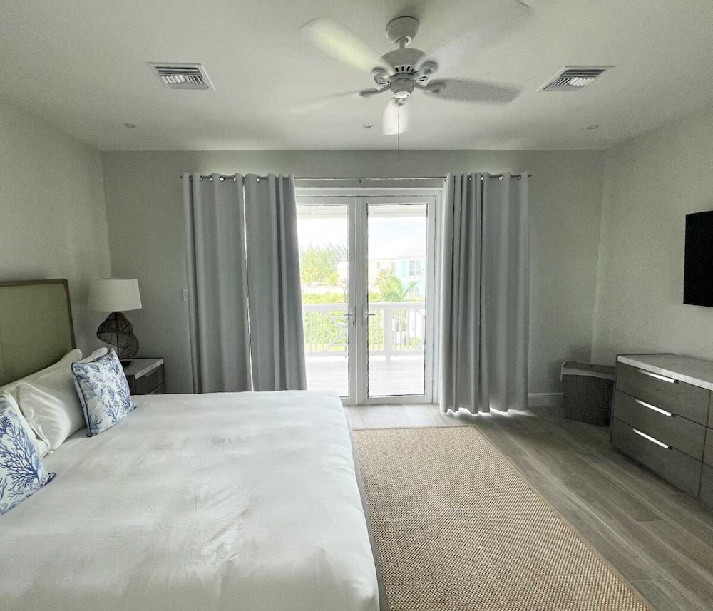 4 BEDROOMS, FAMILY, VILLA, PARTIAL OCEAN VIEW