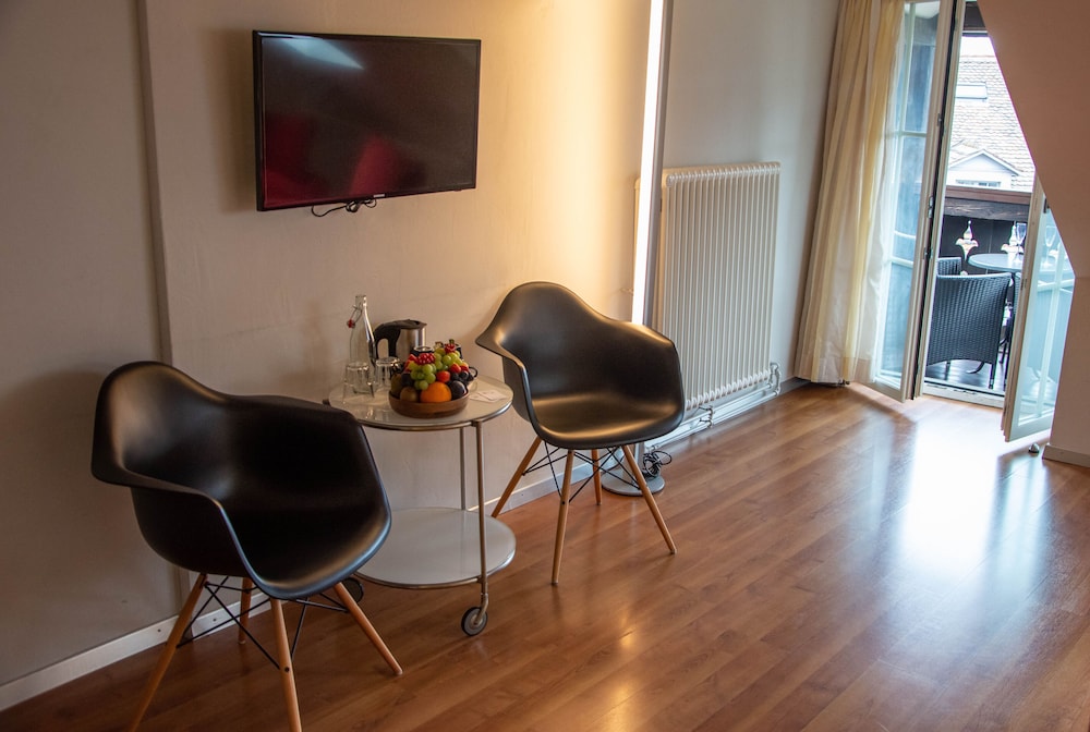 Hotel Restaurant Goldener Schlussel Bern 60/71