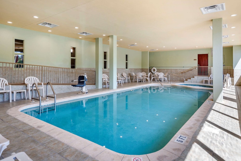 Comfort Inn & Suites Fort Walton Beach - Destin West 4/38