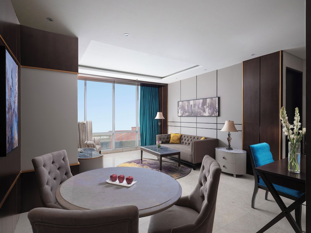 The Grove Suites by Grand Aston 47/57
