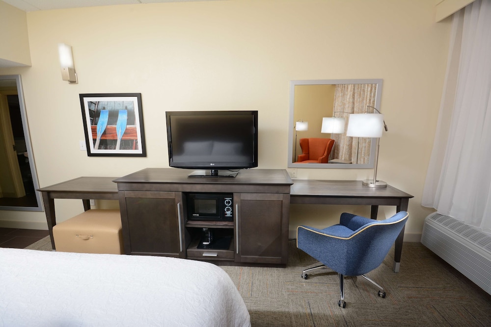 Hampton Inn High Point 50/52