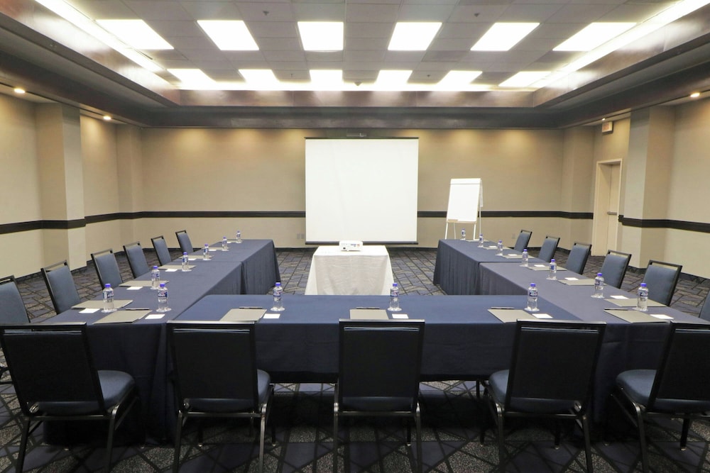 Courtyard By Marriott Monterrey Airport 34/50
