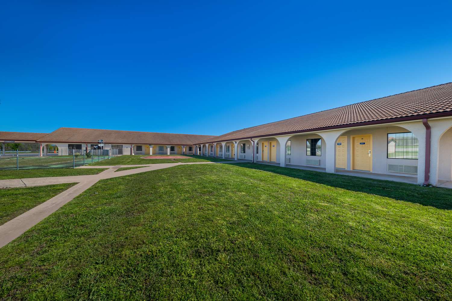 Americas Best Value Inn 33/40