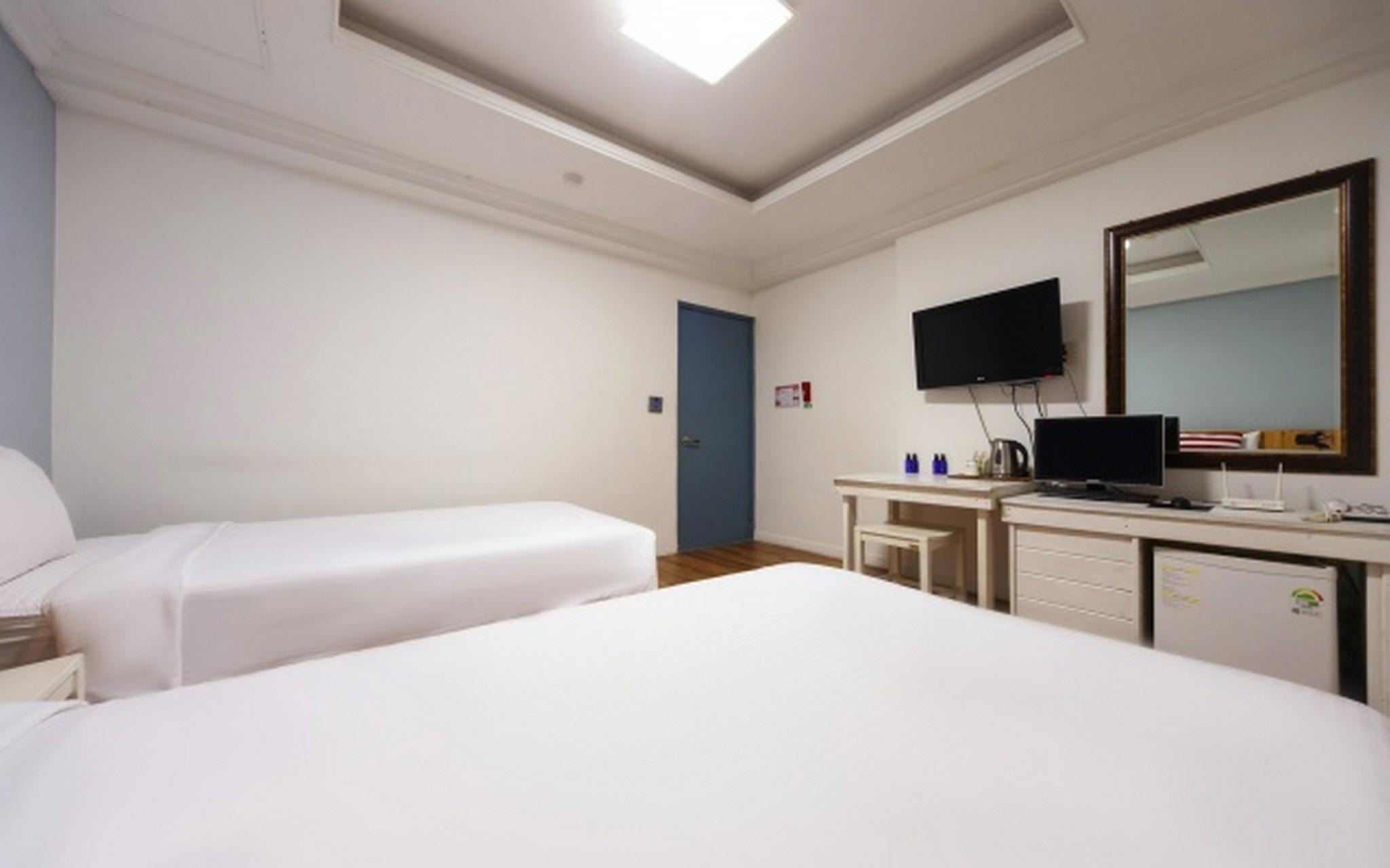 Shim Motel 4/55